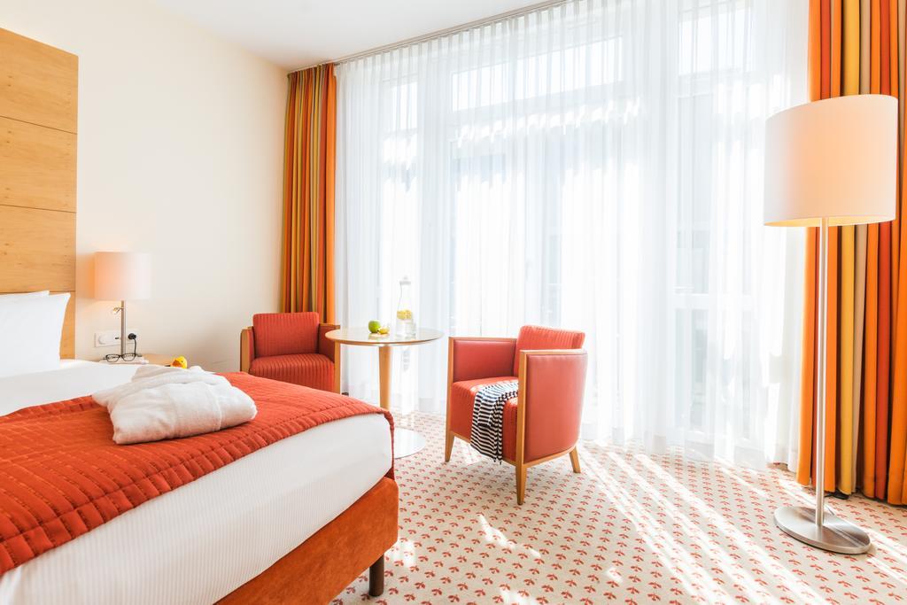 Park-Hotel Huebner 로스토크 외부 사진