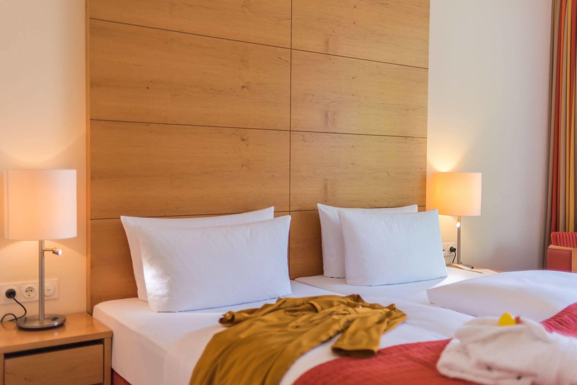 Park-Hotel Huebner 로스토크 외부 사진